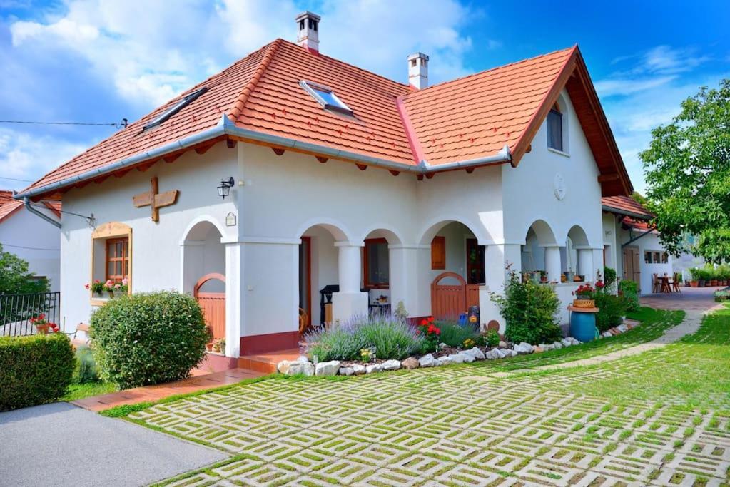 Villa Levendula Vendeghaz Lovas Exterior foto